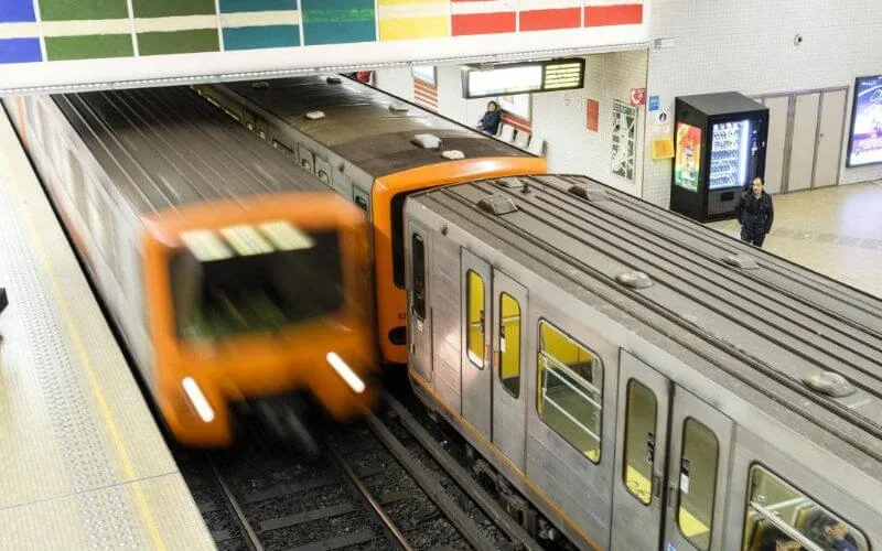 Bruxelles : la STIB réagit avec humour et en arabe à une alerte d'un internaute