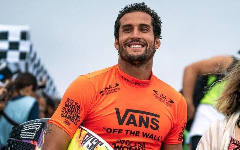 Surf : un Marocain s'impose au Brésil