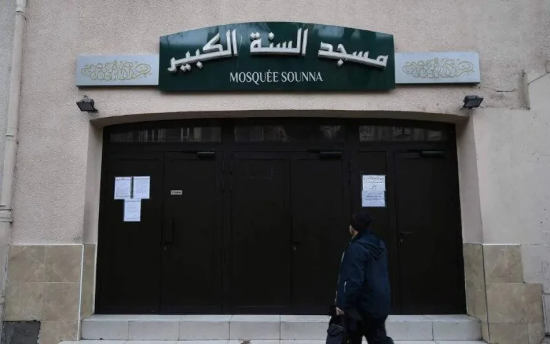 La France ferme des mosquées