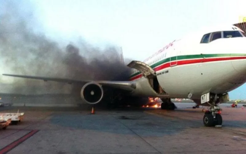 Un avion de la Royal air Maroc prend feu