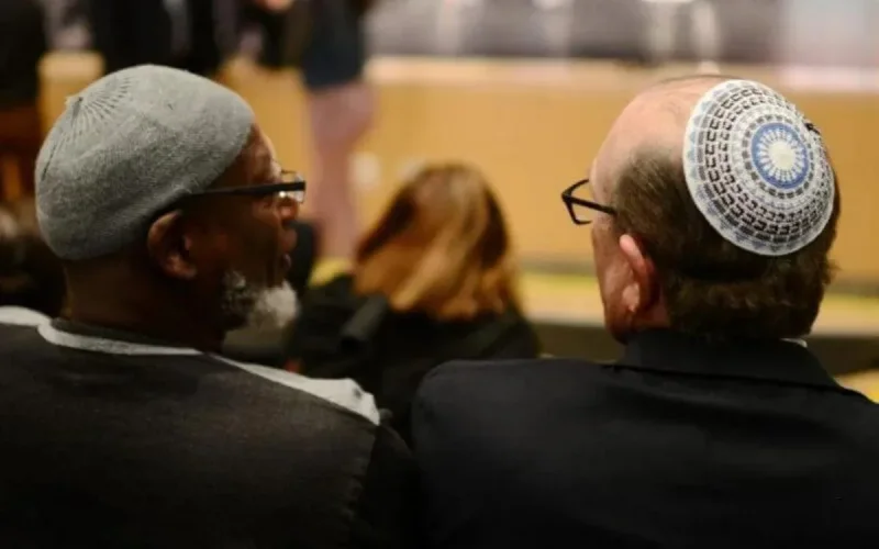 Maroc : juifs, musulmans et chrétiens prient ensemble