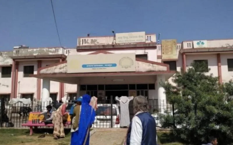 Son bébé meurt après le refus de son admission à l'hôpital