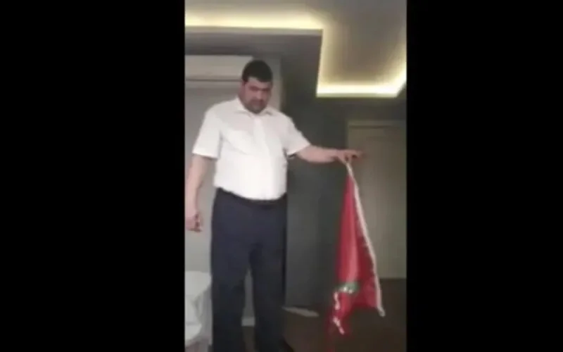 Le drapeau marocain à nouveau brûlé (vidéo)
