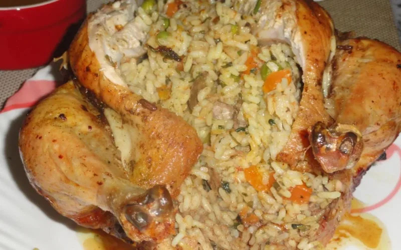Poulet farci au riz et cuit à la vapeur