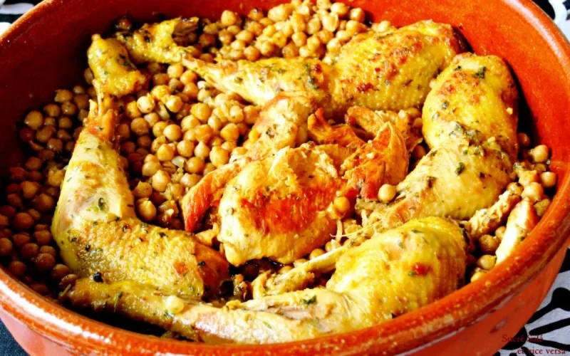 Poulet k'dra aux pois chiches et oignons 