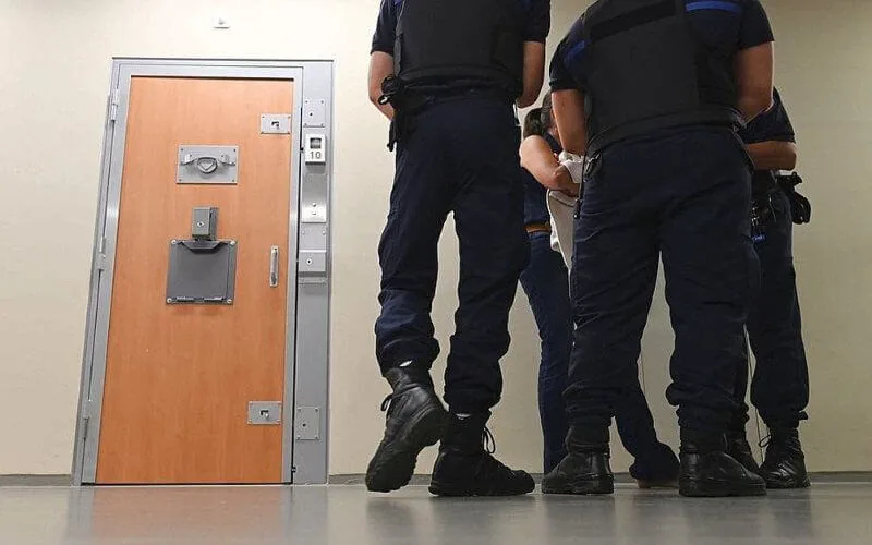 France : une centaine de détenus radicalisés bientôt libérés 