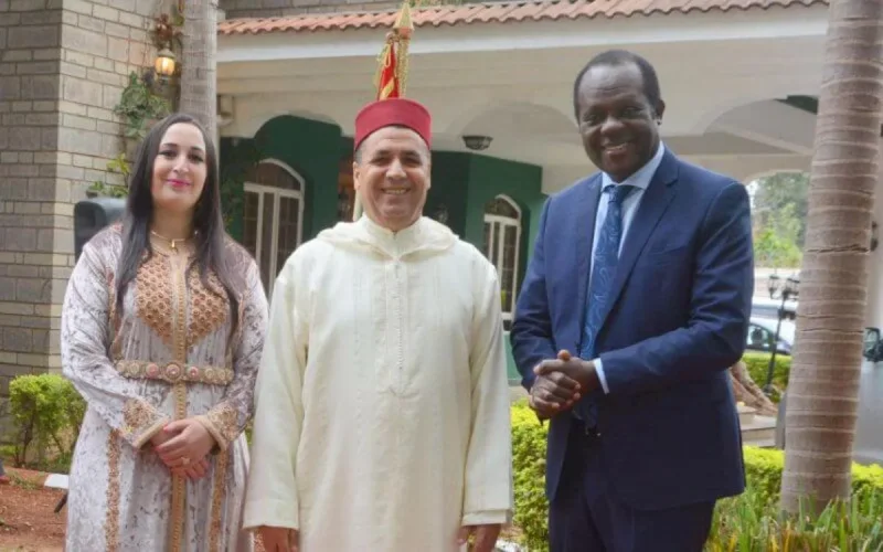 Bloqué à Kénitra, un diplomate marocain gère son ambassade via vidéoconférence