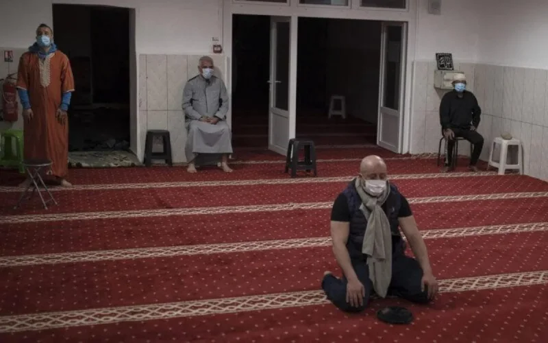 Covid-19 : tous les croyants invités à une journée de jeûne et de prière