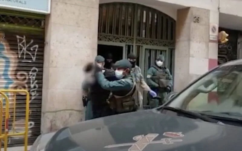 Un Marocain arrêté à Barcelone pour son appartenance présumée à Daech (vidéo)