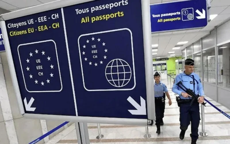 La commission européenne prône une réouverture "non discriminatoire" des frontières