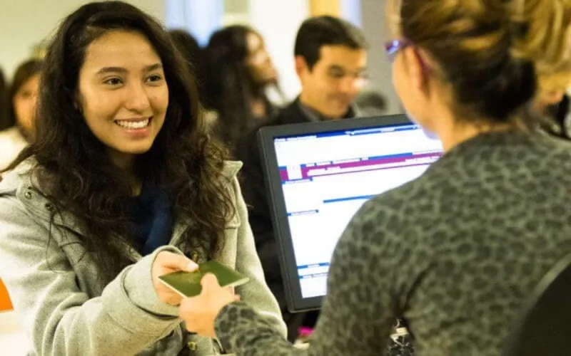 Canada : voici les conditions pour l'obtention du permis de travail aux étudiants étrangers