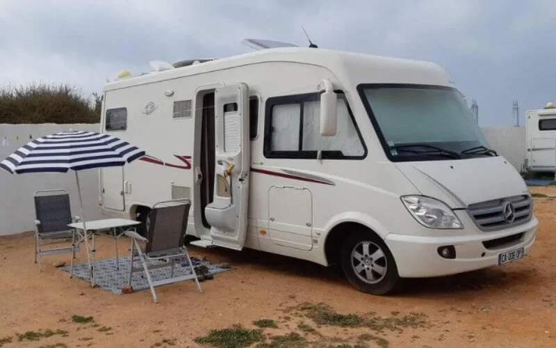 Les camping-caristes français restés bloqués au Maroc baignent dans l'incertitude