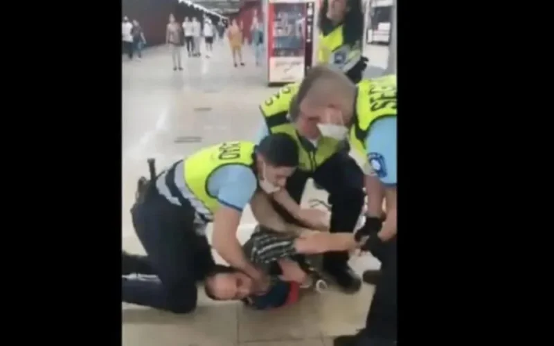 Un Marocain malmené en Espagne pour non port de masque (vidéo)