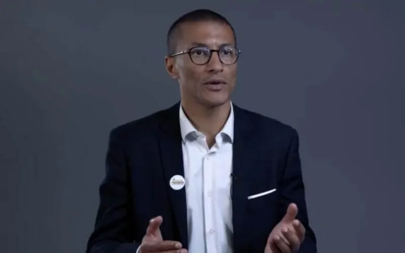 Le Franco-Marocain Karim Bouamrane à la tête de la mairie de Saint-Ouen
