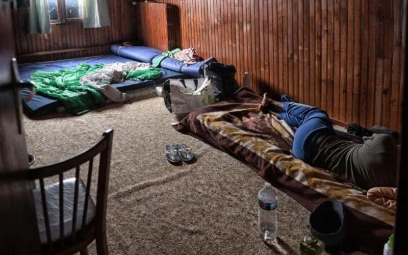 France : des sans-papiers transformés en "esclaves"