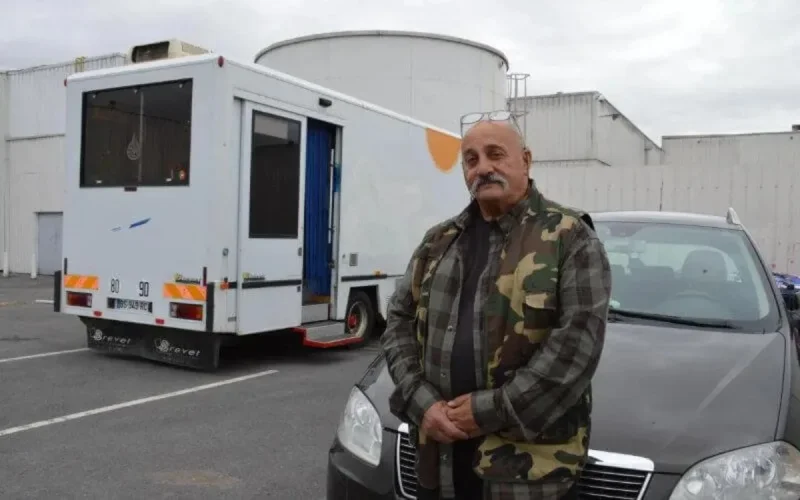 Coincé depuis 128 jours sur un parking, il pourra enfin repartir au Maroc