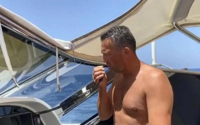 Arrivé à Rabat, le « financier des banlieues » témoigne sa gratitude au peuple marocain