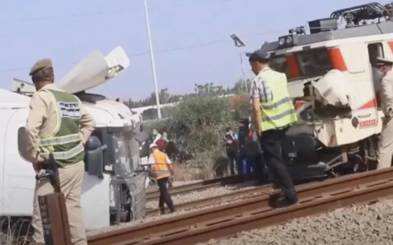 Maroc : un poids lourd à l'origine d'une collision avec un train (vidéo)