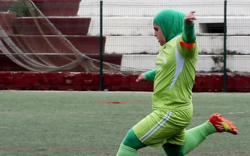 En France : "les Hijabeuses" veulent aussi jouer au football