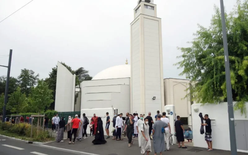 Lyon : hommage aux familles des cinq enfants maghrébins décédés dans un grave accident de la route