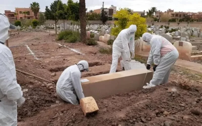 Par peur d'être contaminée, une famille refuse d'enterrer un proche mort du Covid-19 