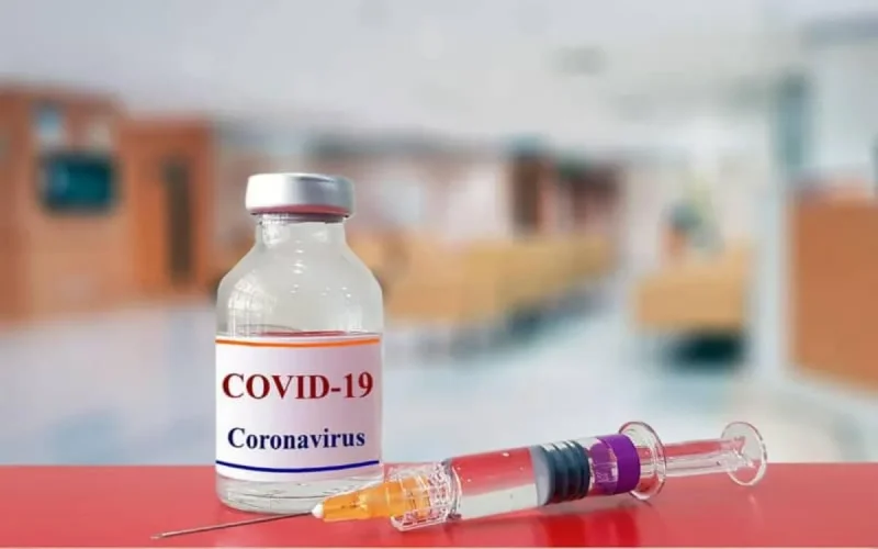 Vaccin anti-Covid-19 : les Chinois et les Russes se disputent le Maroc