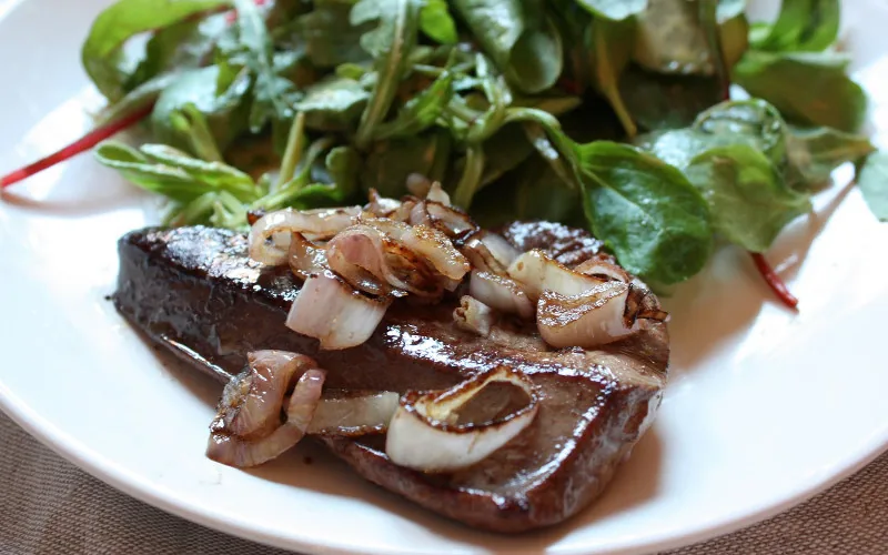Tranches de foie de veau aux aromates