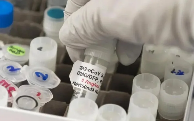 Vaccin anti Covid-19 : AstraZeneca suspend les essais cliniques