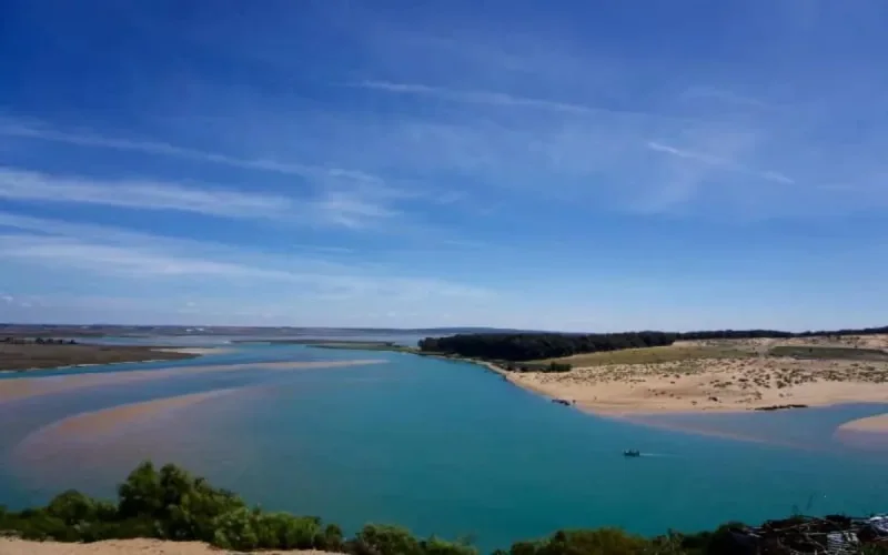 La lagune bleue de Moulay Bousselham menacée