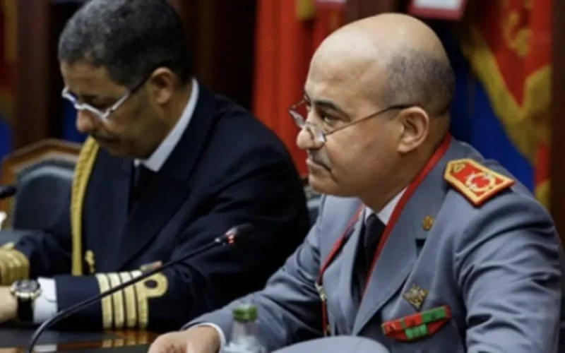 Visite d'inspection du Général Louarak dans la zone du mur de défense