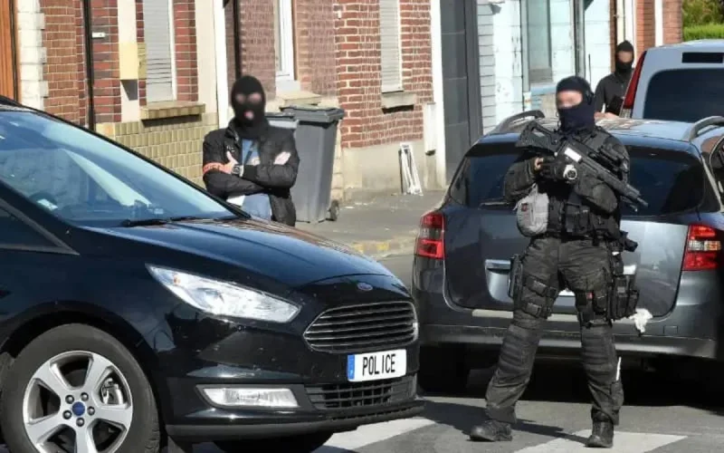 Huit personnes poursuivies pour cyberfinancement du terrorisme en France