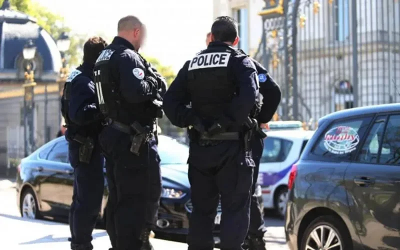 Des policiers français renvoyés pour racisme