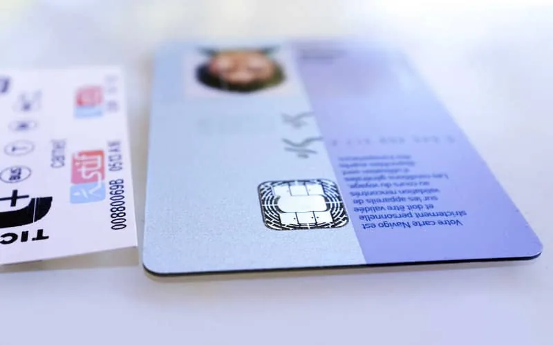 Plus de photo "tête voilée" sur les cartes Navigo ?