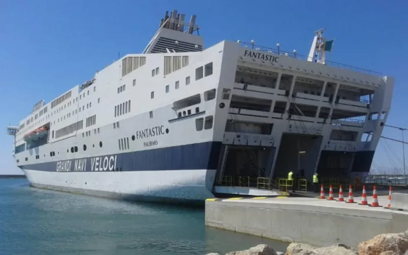 Des centaines de MRE bloqués sur un bateau GNV en pleine mer