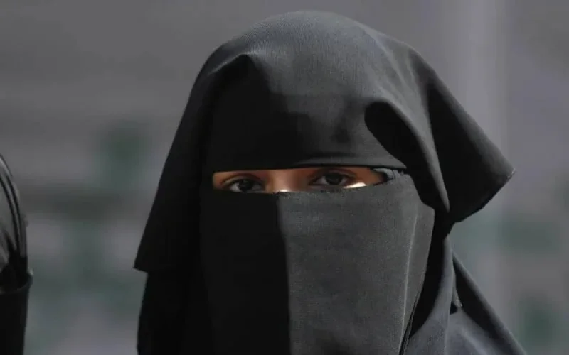 Le niqab, le voile de l'exception
