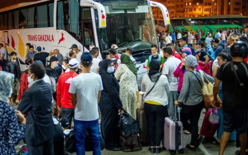 Des voyageurs dénoncent le non-respect des mesures préventives et l'augmentation des coûts du transport