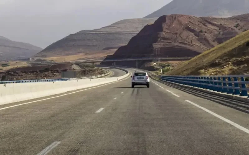 La construction de l'autoroute Marrakech-Fès se précise