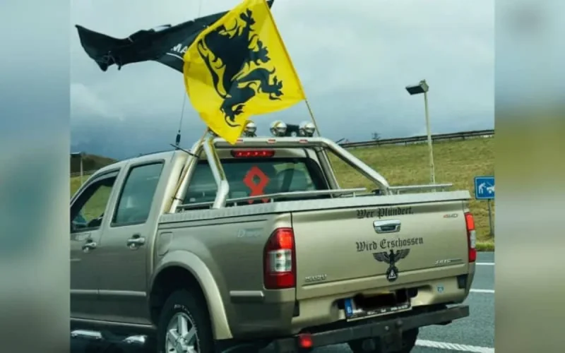 Belgique : interpellation du propriétaire du pick-up arborant des symboles nazis