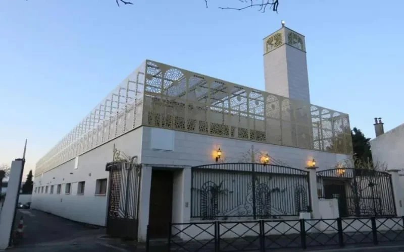 Un homme interpellé pour « violences volontaires » à la mosquée de Montreuil
