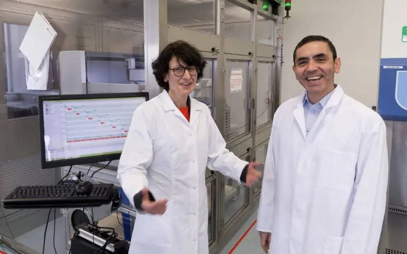 Le vaccin anti-Covid-19 de Pfizer est l'oeuvre d'immigrés