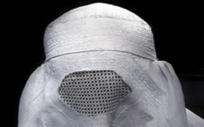 Pays-Bas : Le Parlement veut interdire la burka en public