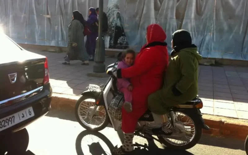 « Casky » : un Marocain crée un casque qui détecte les accidents