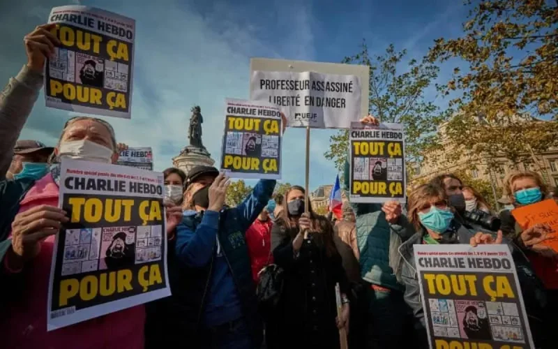 Caricature du prophète Mohammad : l'enseignant suspendu à Molenbeek saisit le Conseil d'État