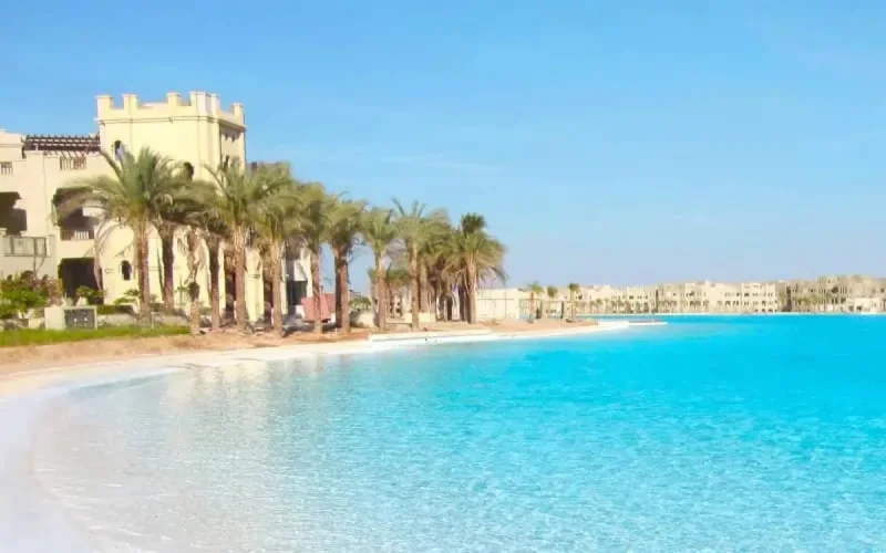 Des plages artificielles à Marrakech et Fès