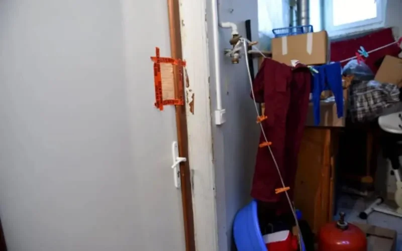 Saint-Étienne : un Maghrébin poignarde à mort sa femme devant leur enfant