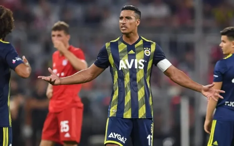 Fenerbahçe : Nabil Dirar sur le point de départ