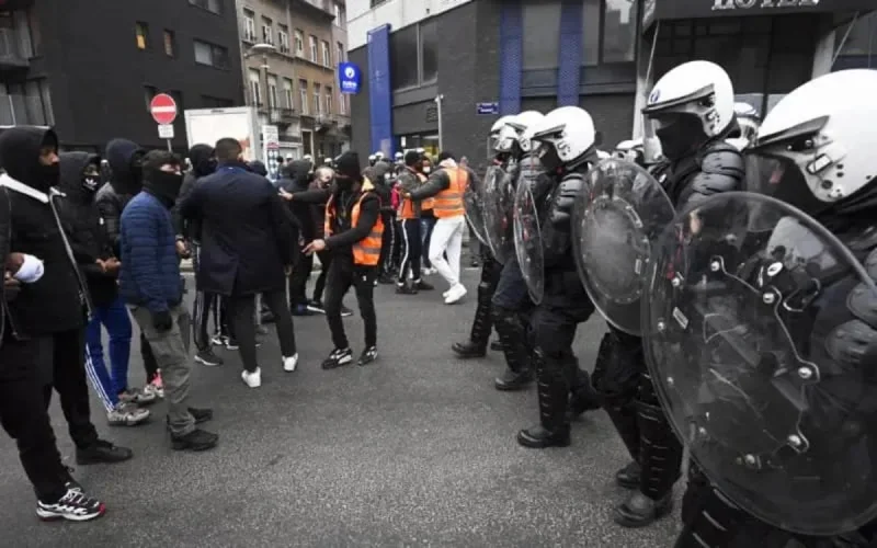 Bruxelles : témoignage d'une policière tabassée et sauvée par un riverain marocain