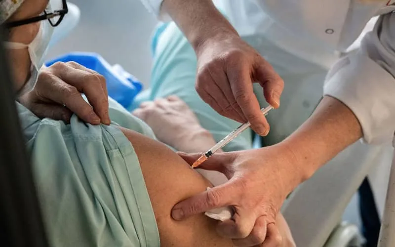 Vaccins Covid-19, halal ? les instances religieuses rassurent les fidèles juifs et musulmans