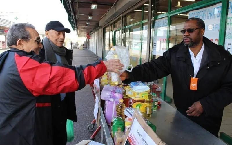 Chrétiens et musulmans du Mantois en croisade contre la précarité en ces temps de Covid-19