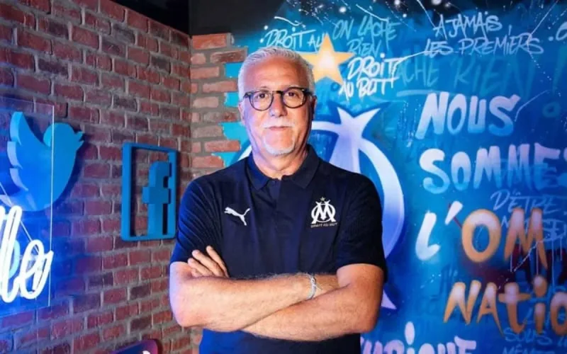 Le Marocain Nasser Larguet, entraîneur intérimaire de l'Olympique de Marseille
